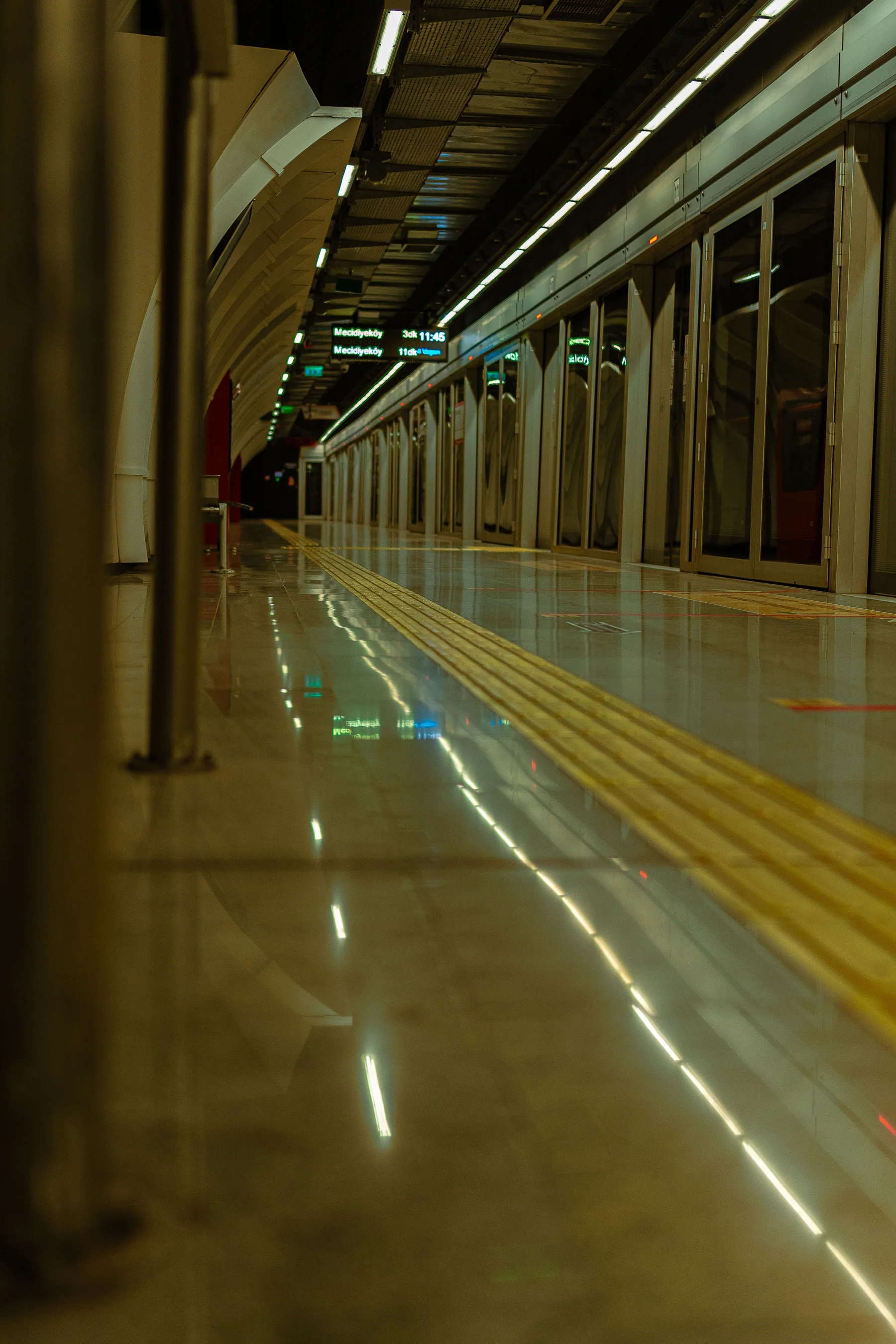 İstanbul metro saatleri